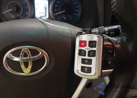 2015 Toyota Sienna Xle Premium 8 Passenger from USA, damaged, VIN 5TDYK3DC8FS539197